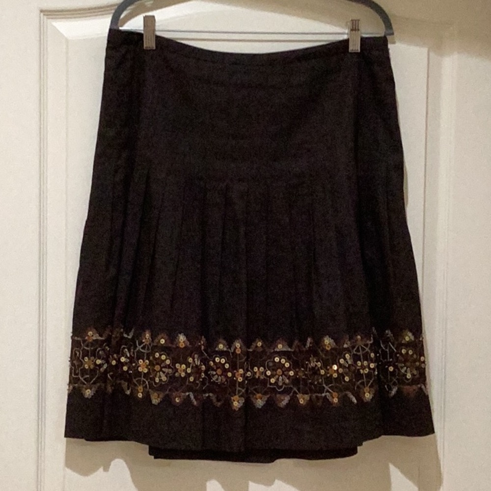 Vintage brown linen/cotton blend embroidered skirt from Loft, Size 12